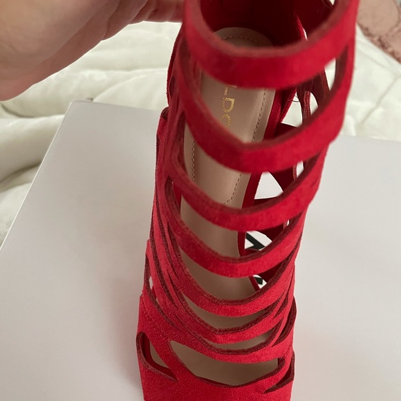 Red heels - Picture 4 of 6